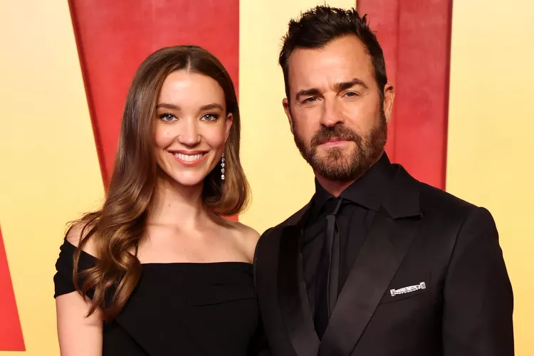 Justin Theroux and Girlfriend Nicole Brydon Bloom Make their First Red Carpet Appearance at 2024 Vanity Fair Oscars Party